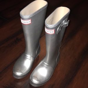 Brand new silver Hunter Boots Size 1 Boys/2 Girls